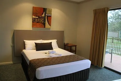 Emerald Executive Apartments 3*,